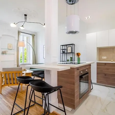 Le Chic De Medreville - 6pers - 3chambres - Calme Apartament *